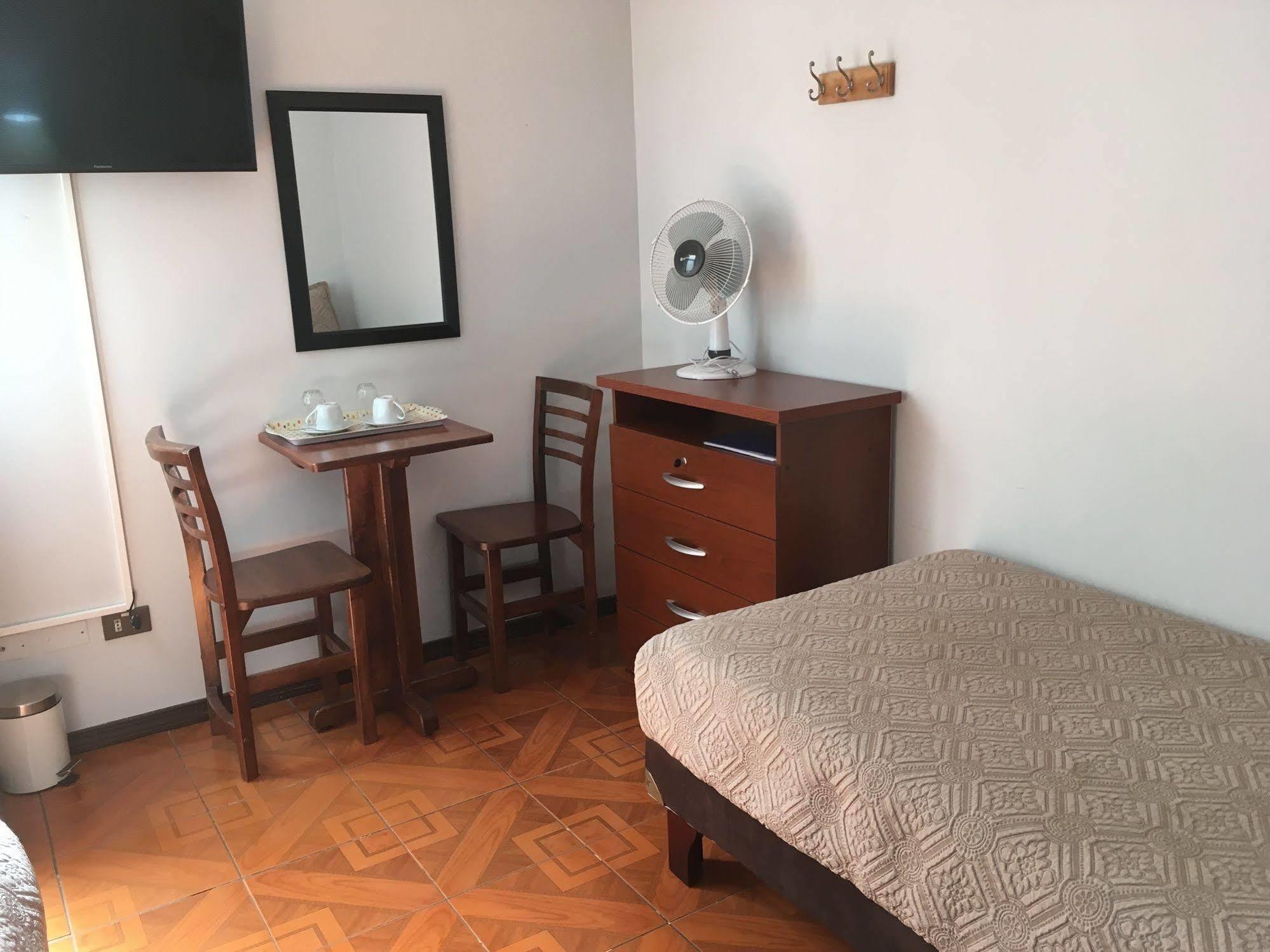 Residencial Universitaria Сантьяго Экстерьер фото