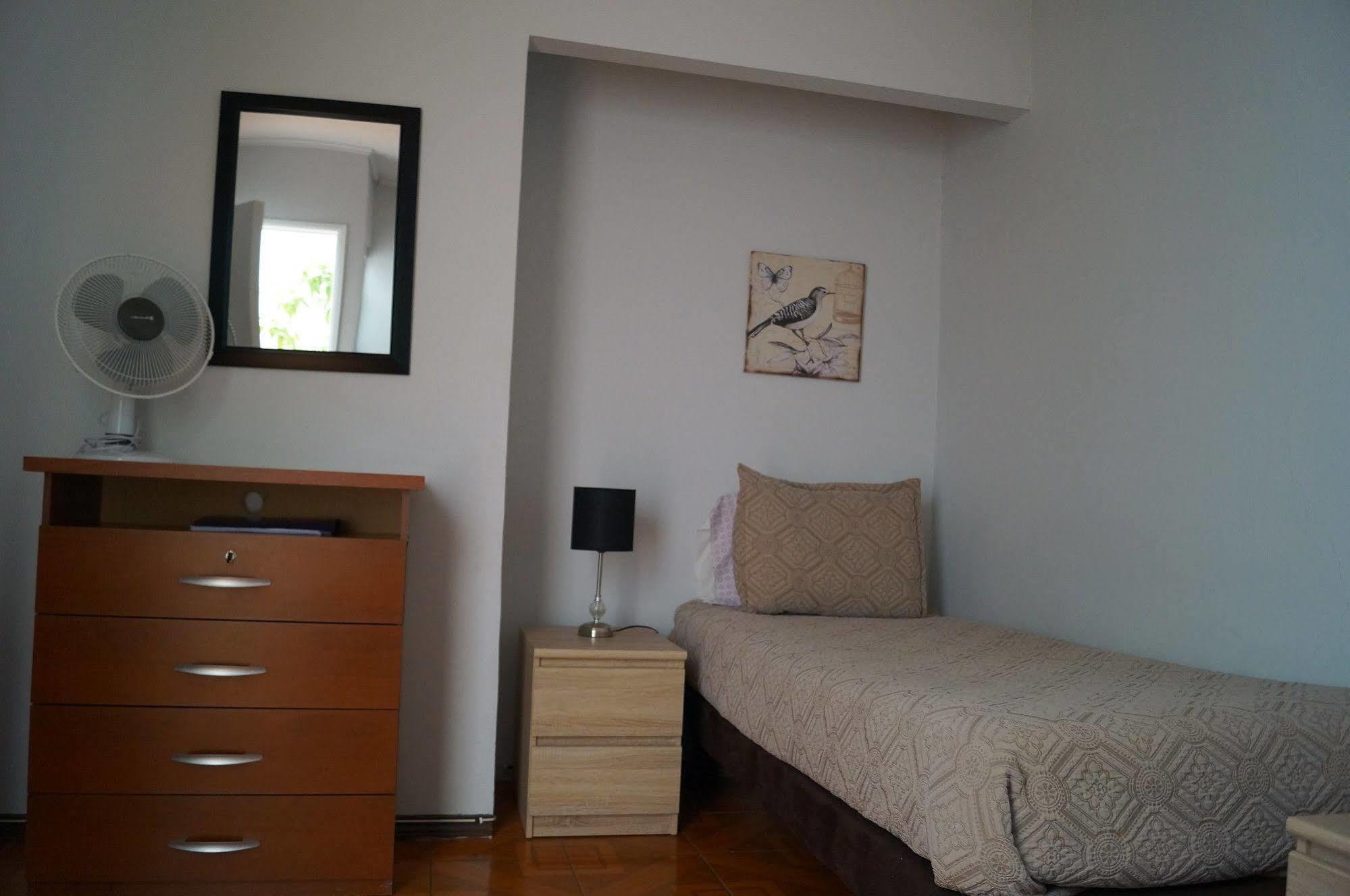 Residencial Universitaria Сантьяго Экстерьер фото